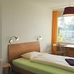 ホステル オスタル 77